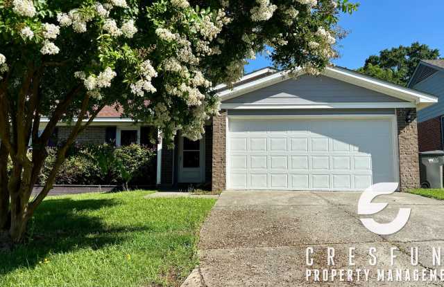 Charming 3 Bedroom, 2 Bath AVAILABLE NOW! photos photos