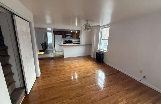 600 E GIRARD Avenue Gallery 4