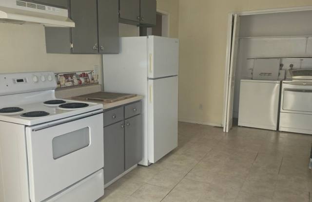 2 bedroom 1 bath Gallery 4