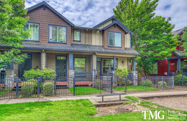 Contemporary 2 Bed 2.5 Bath Townhome in Hillsboro photos photos