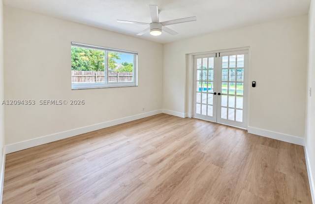 3700 NW 2nd Ct Gallery 4