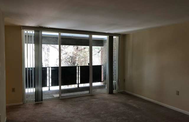 1402 NORTHGATE SQUARE Gallery 3