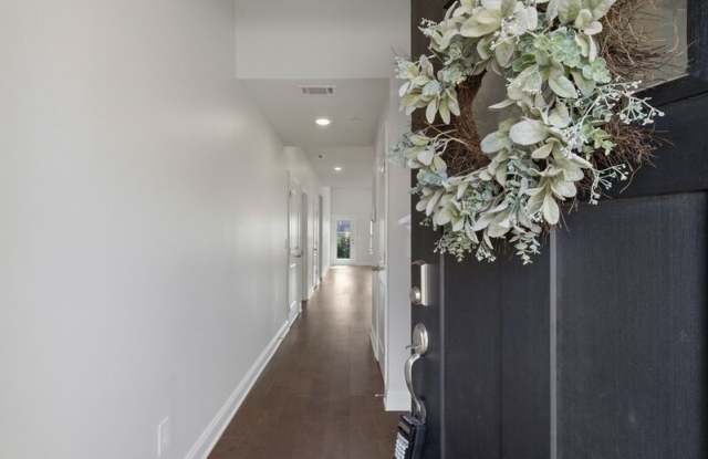 204 Douglas Bend Road, Unit 1806 Gallery 4