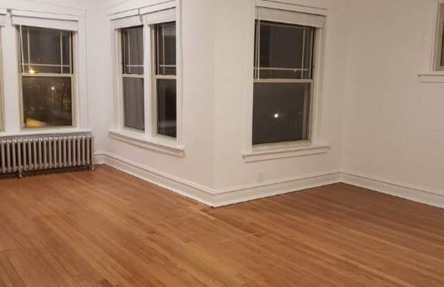 6150 N. Greenview Ave Gallery 1
