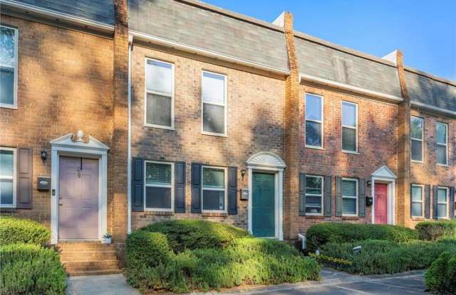 245 Winding River Drive Gallery 3