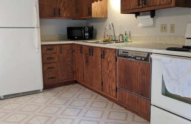 595 Sandhurst Drive W Gallery 2