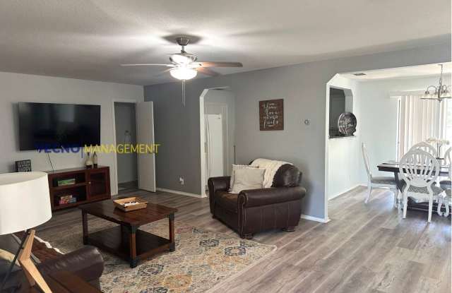 11922 Meadow Wells Gallery 3