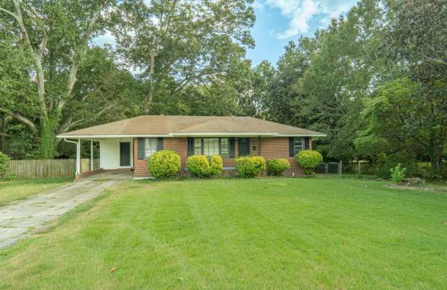 Charming 3BR Brick Ranch in Smyrna | Hardwood Floors, Fenced Backyard & Convenient Location Gallery 1