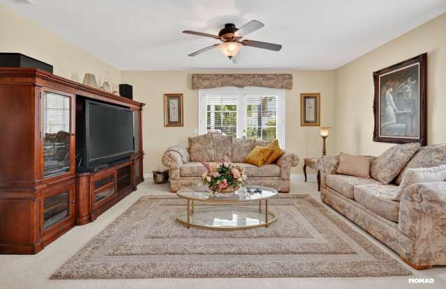 Charming 2BR House in Escondido Gallery 3