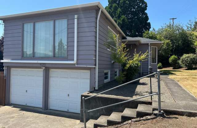 Large 4 bedroom 2 bath house in a great neighborhood! photos photos