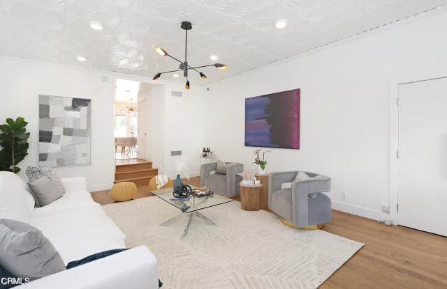 2250 Nichols Canyon Road Gallery 4