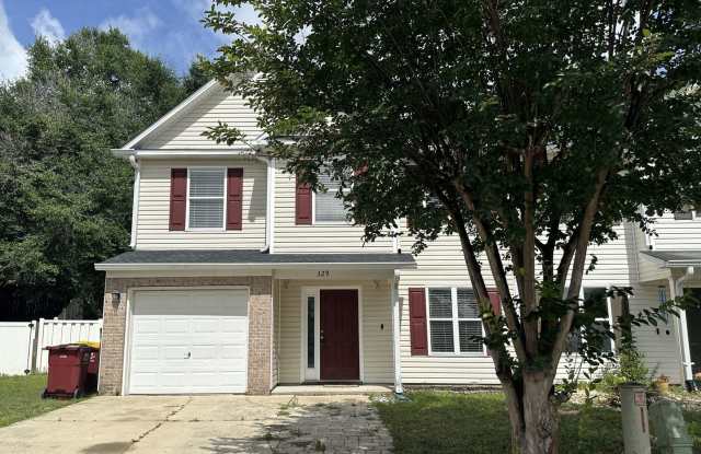 5 Bedroom, 3 Bath Home Priced to Rent! photos photos