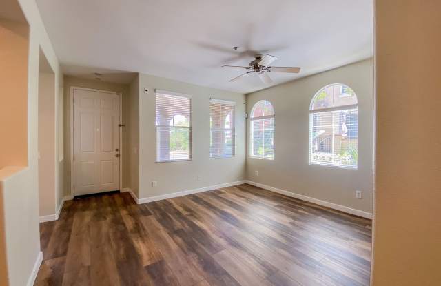 Torrey Highlands 3BR Townhome with Garage Gallery 4