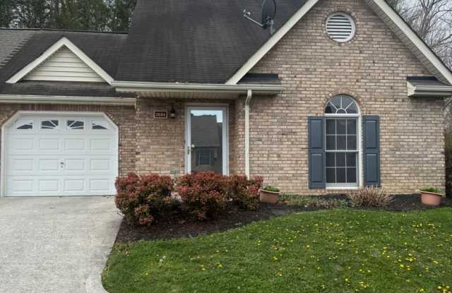 Awesome Townhouse of JOHN B DENNIS HIGWAY in the heart of Kingsport photos photos