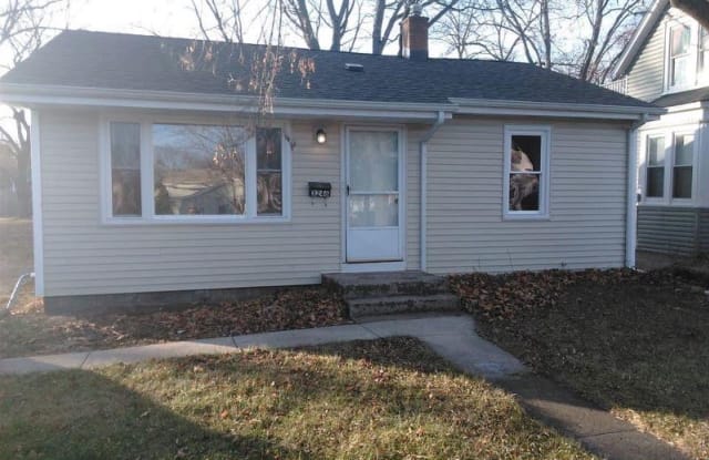 3246 Gilboa Ave, Zion, IL 60099 - 3246 Gilboa Avenue, Zion, IL 60099