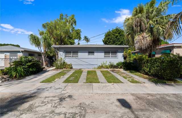 260 SW 31st Ct Gallery 2