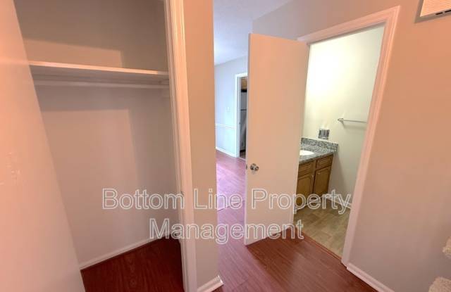 5301 Rolling Oak Ln Gallery 4