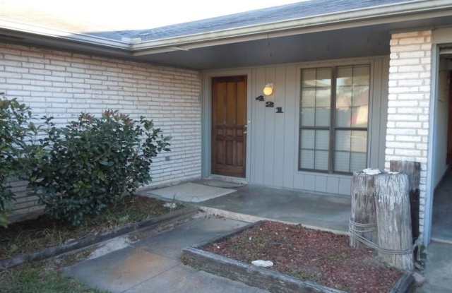 421 Mediterranean Dr - 421 Mediterranean Dr, Corpus Christi, TX 78418