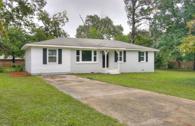 Updated House in Heart of Martinez Gallery 1