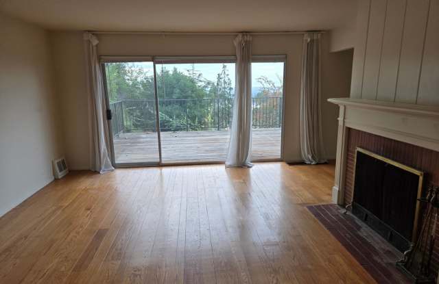 3 bed/2 bath house in Kensington with Views Gallery 3