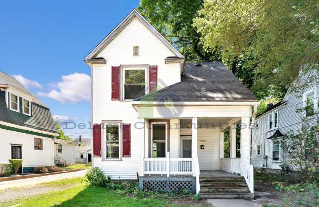 3 Bedroom Eastown Home! photos photos