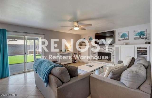 Remodeled 4 Br+Den 2 Ba 2Cg Home with Pool and Solar Near 35th Ave and Bell in Glendale Gallery 1