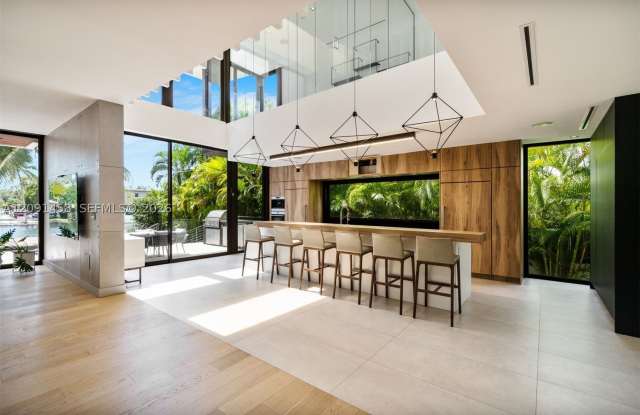770 S Shore Dr Gallery 3