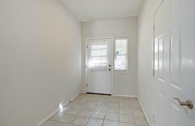 LIBERTY OAKS | 3 BEDROOMS | 2.5 BATHROOMS | ATTACHED GARAGE Gallery 4