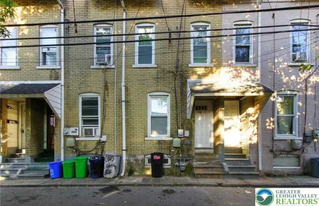 838 1/2 Elligar Street photos photos