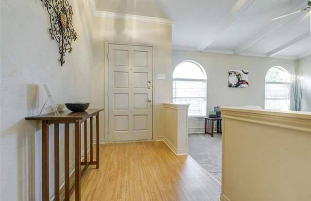 2708 Oak Grove Drive Gallery 3