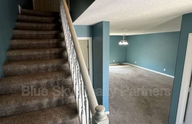 2119 Silverbrook Dr Gallery 3