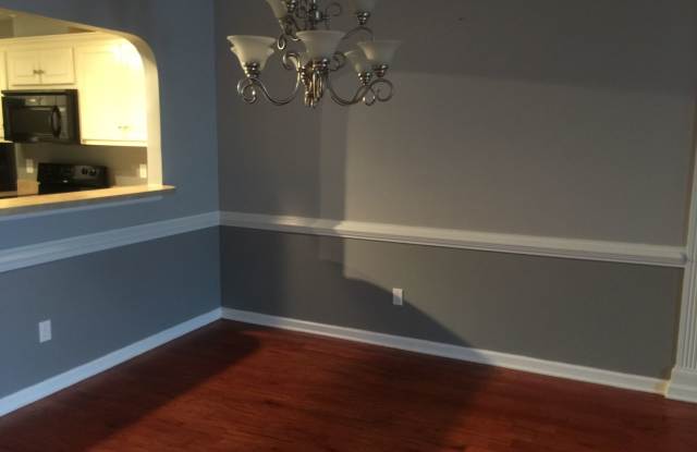 Executive Style Town Home Gallery 4