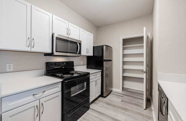 Arioso Apartments & Townhomes Gallery 3