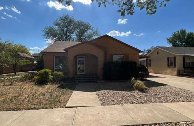 2000 Wallace St. Clovis, NM 88101 - 2000 Wallace Street, Clovis, NM 88101