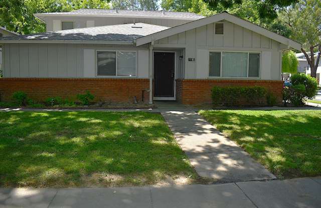 Nice condo unit with a community pool, central HVAC and more! photos photos