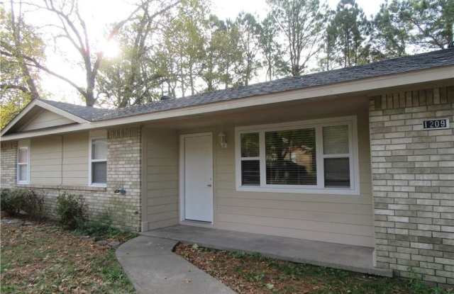 1209  S Prospect  CIR photos photos