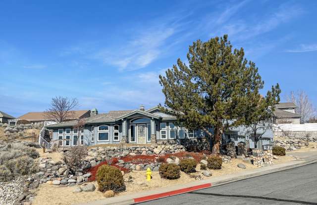 HUGE GARAGE BIGGER HOUSE photos photos