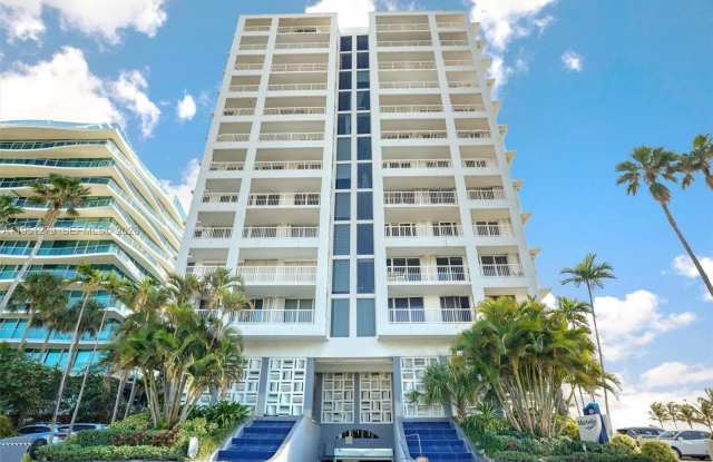 9341 Collins Ave photos photos