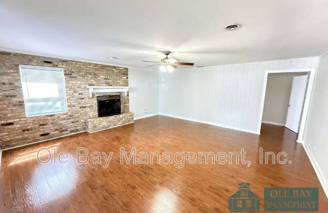 4650 Rosewood Dr Gallery 2