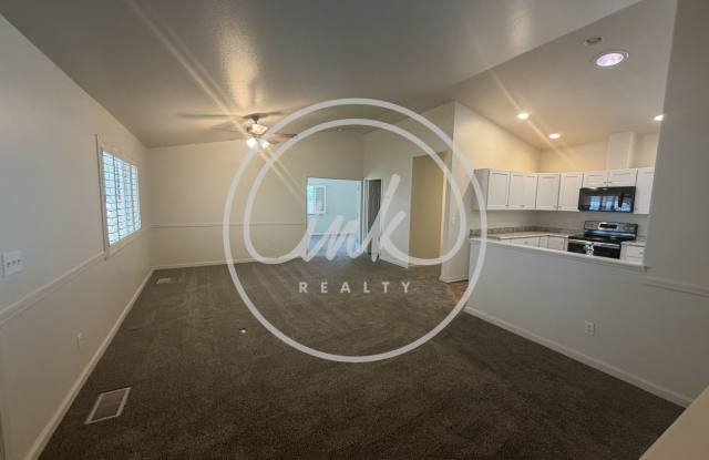 Beautiful 2 Bedroom Home Close to Downtown Gardnerville Gallery 4