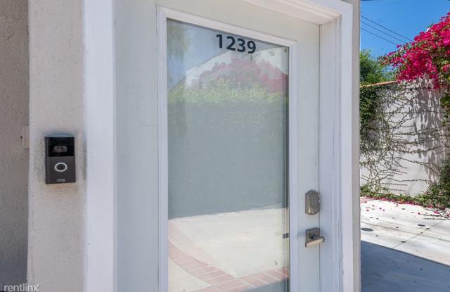 1239 South Orange Drive Gallery 3