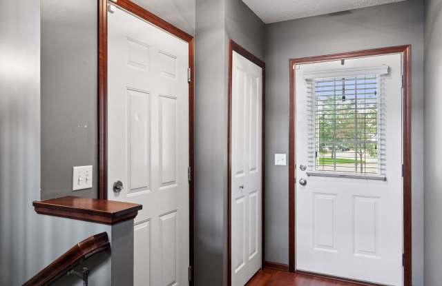 15424 Foster Drive North Gallery 4
