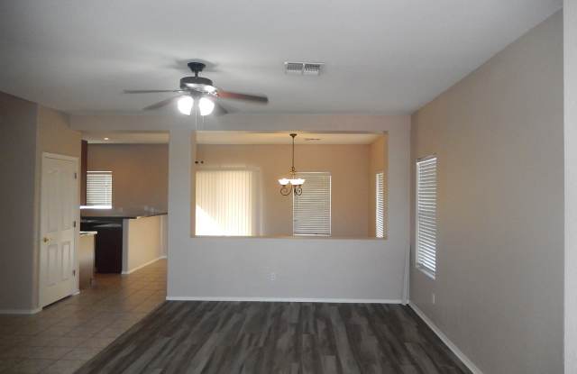 1033 W Seashell Ct Gallery 2