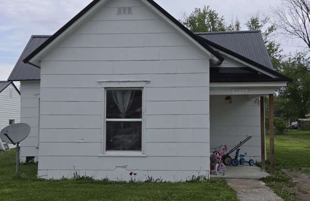 1023 Emmons St photos photos