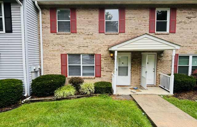 4 Bedroom 2.5 Bath Townhouse photos photos