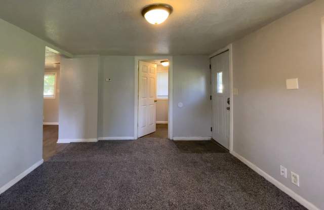 1521 &amp; 1521 1/2 E Kirby Ave (AARC Management, LLC) photos photos