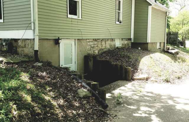 3 Bed 2 Bath House + a Bonus Room! Available August 2027! Gallery 4