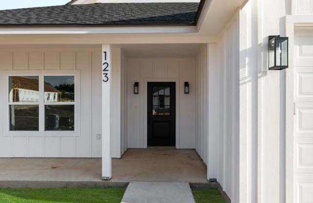 FOR LEASE!! photos photos