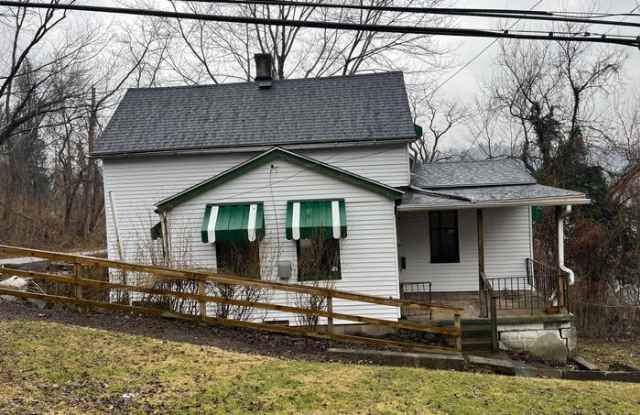 595 Castle Avenue photos photos