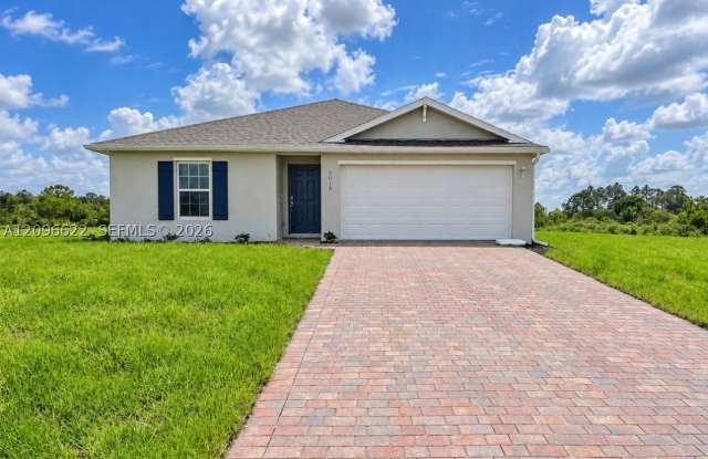 9018 S CASTLE CIR Gallery 1